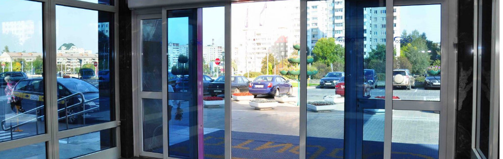 Установка автоматических дверей в Таганроге | Мир Ворот